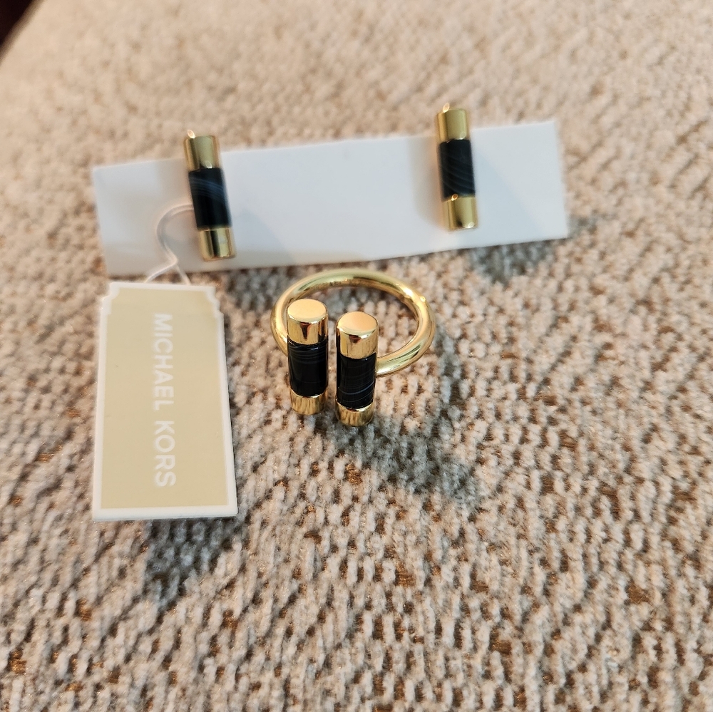 SOLD💥SALE💥NWT MICHAEL KORS BLACK AGATE RING & EARRING SET 💥💥